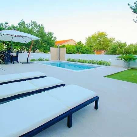 Villa Superb With Pool